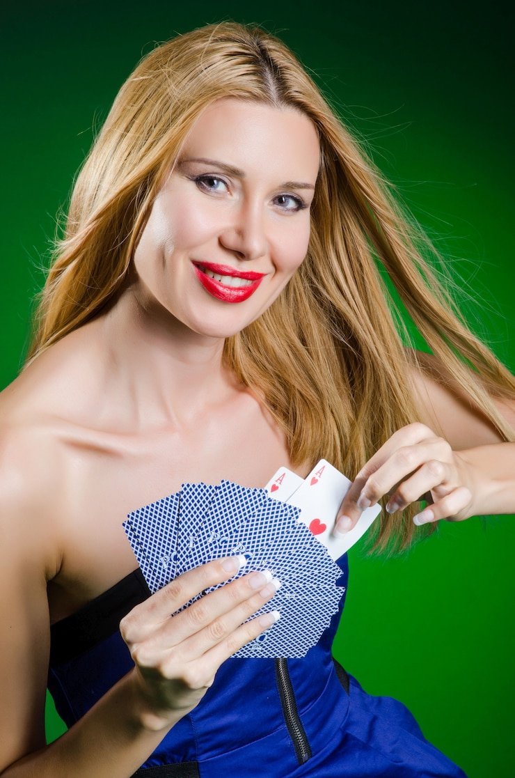six game Baccarat Shoe Studio